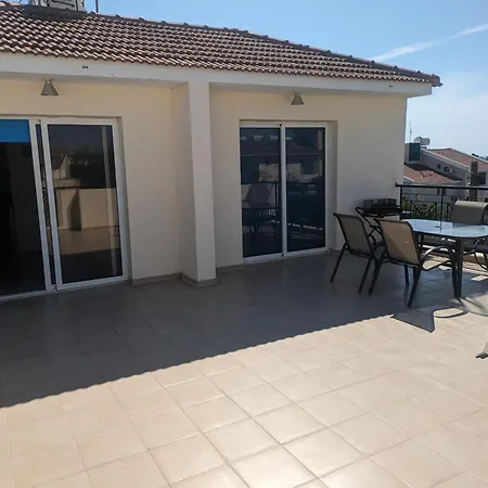 Kiti 2 Bedroom Penthouse Exterior photo